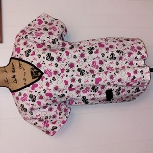 Black & White Hearts & Breast Cancer Awareness Scrub Top, Large